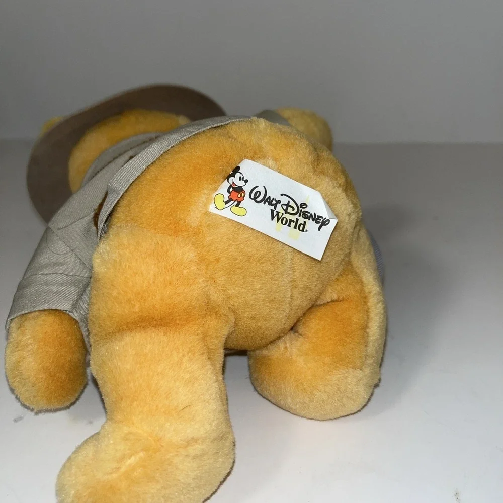 Disney World Exclusive Animal Kingdom Winnie The Pooh Safari Guide 10